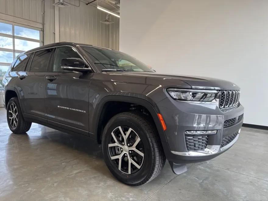 2025 Jeep Grand Cherokee L photo 1