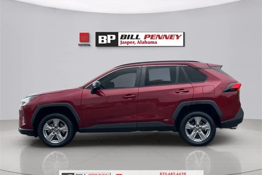 2022 Toyota RAV4 Hybrid LE photo 1