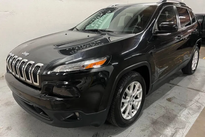 2016 Jeep Cherokee Latitude photo 1