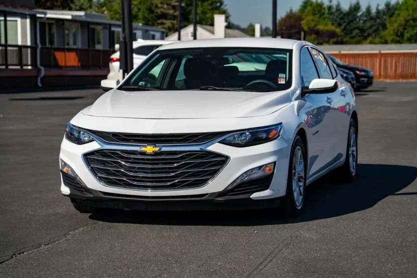 2023 Chevrolet Malibu 1LT photo 1