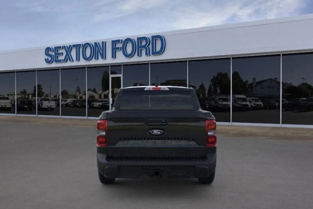 2025 Ford Maverick XLT photo 1