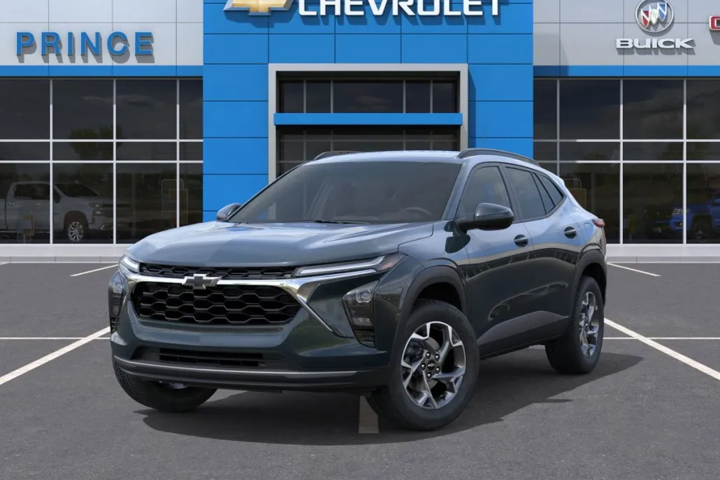 2025 Chevrolet Trax LT photo 1