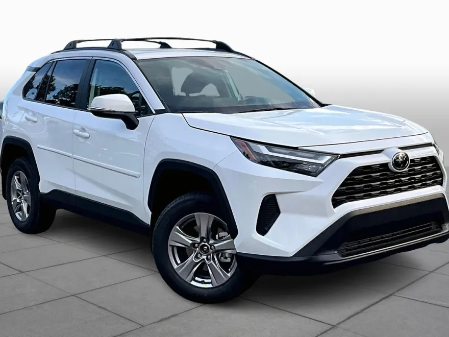 2025 Toyota RAV4 XLE photo 1