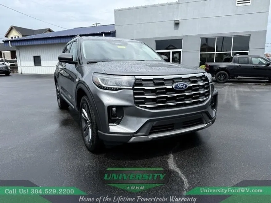 2025 Ford Explorer photo 1