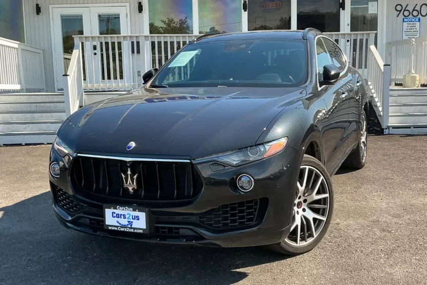 2017 Maserati Levante S photo 1