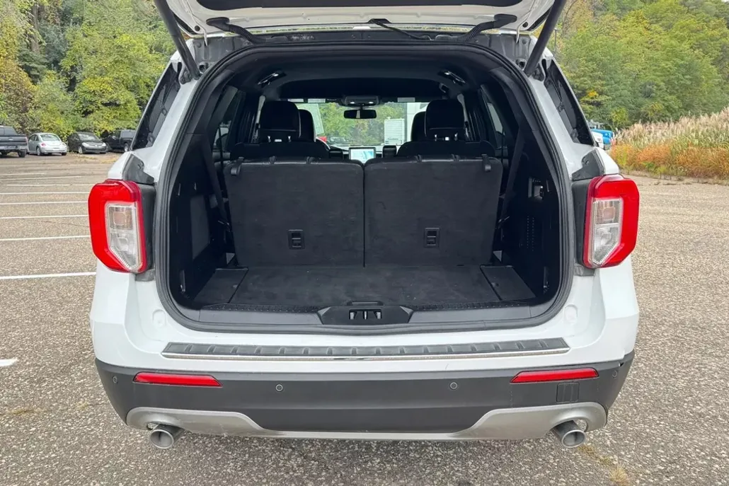 2020 Ford Explorer Limited Sport photo 1