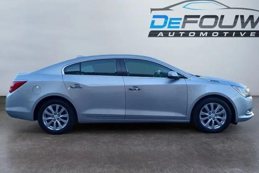 2015 Buick LaCrosse Base photo 1