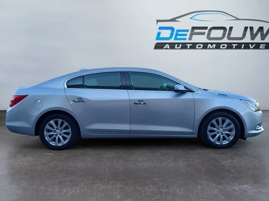 2015 Buick LaCrosse Base photo 1