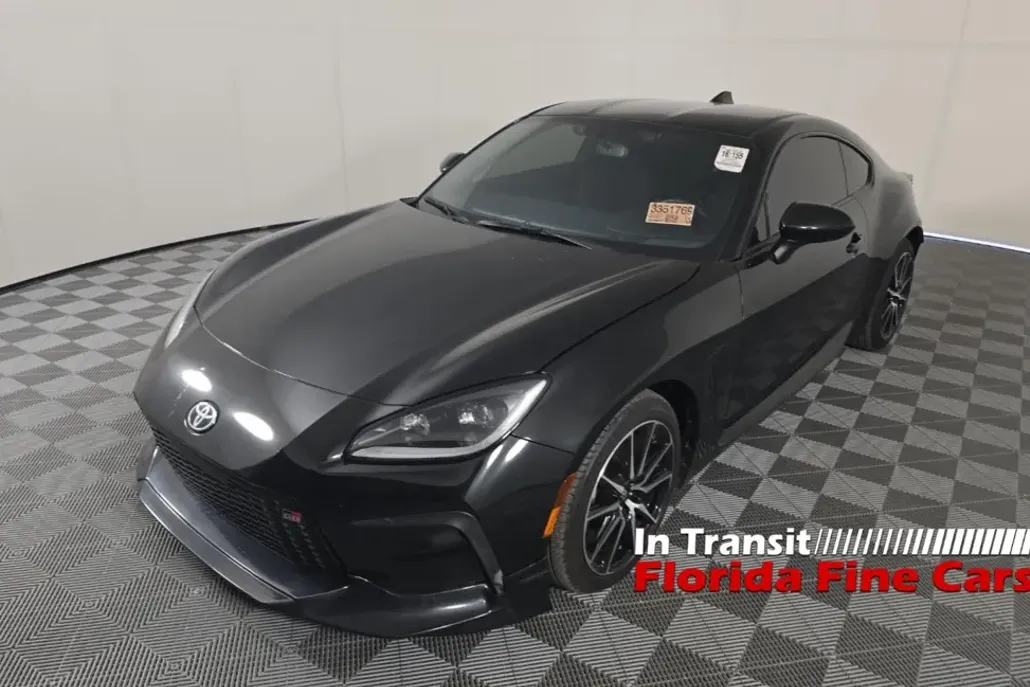 2024 Toyota GR86 photo 1
