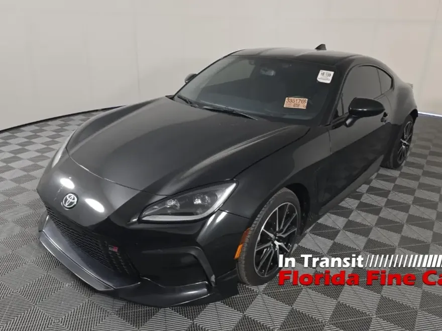 2024 Toyota GR86 photo 1