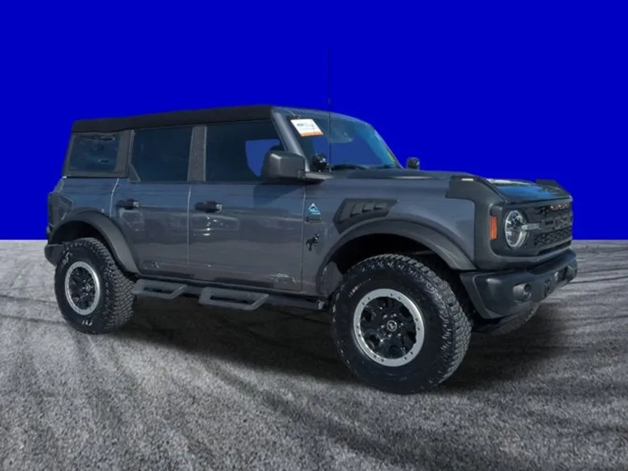 2023 Ford Bronco Black Diamond photo 1