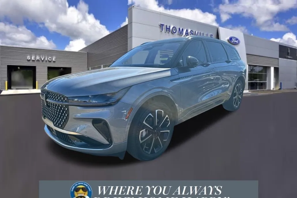 2025 Lincoln Nautilus Reserve photo 1