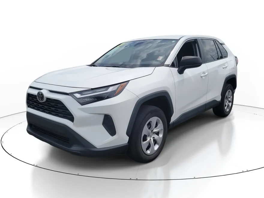 2023 Toyota RAV4 LE photo 1