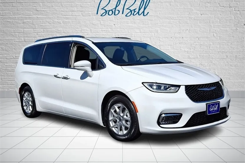 2021 Chrysler Pacifica Touring L photo 1