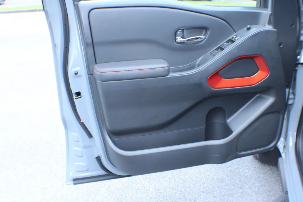 2025 Nissan Frontier PRO-X photo 1