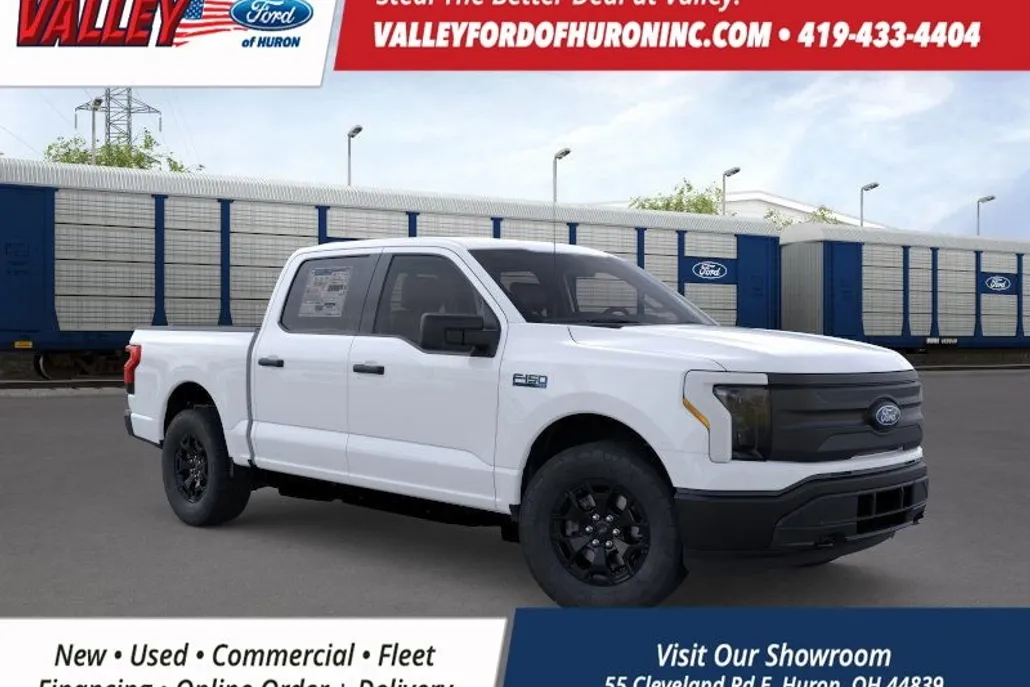2025 Ford F-150 Lightning photo 1
