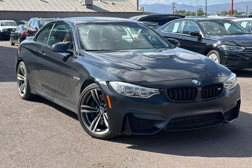 2015 Bmw M4 Convertible photo 1
