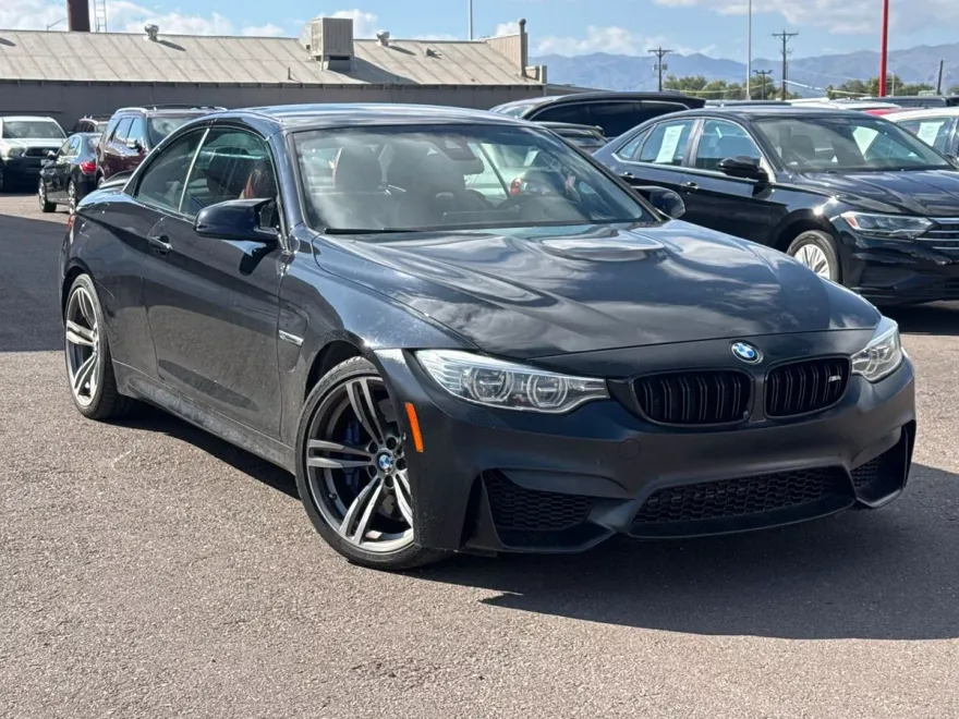 2015 Bmw M4 Convertible photo 1