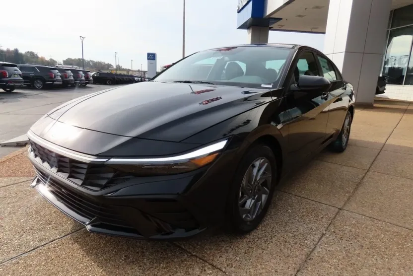 2025 Hyundai Elantra Hybrid Blue photo 1