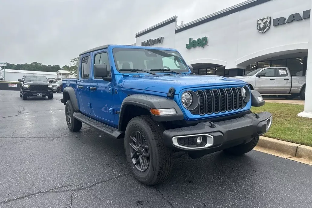 2025 Jeep Gladiator Sport S photo 1