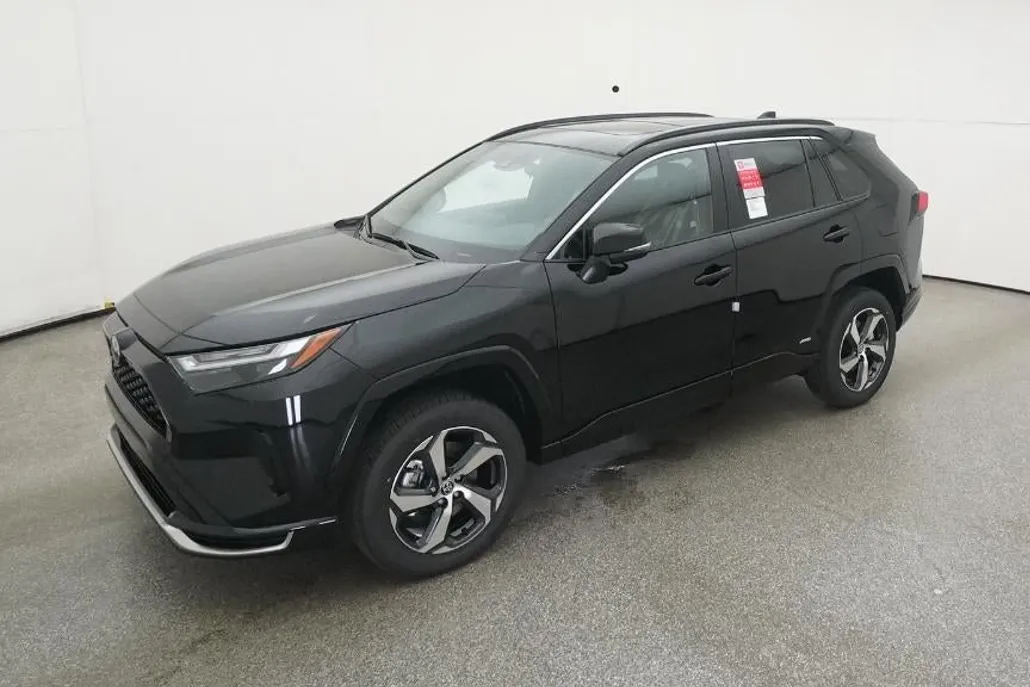 2025 Toyota RAV4 Hybrid SE photo 1