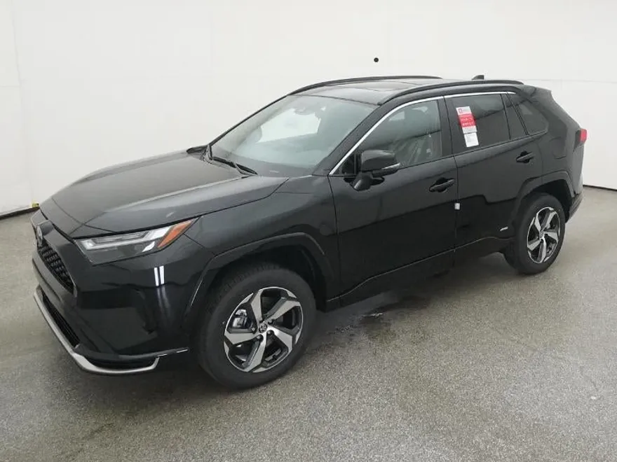 2025 Toyota RAV4 Hybrid SE photo 1