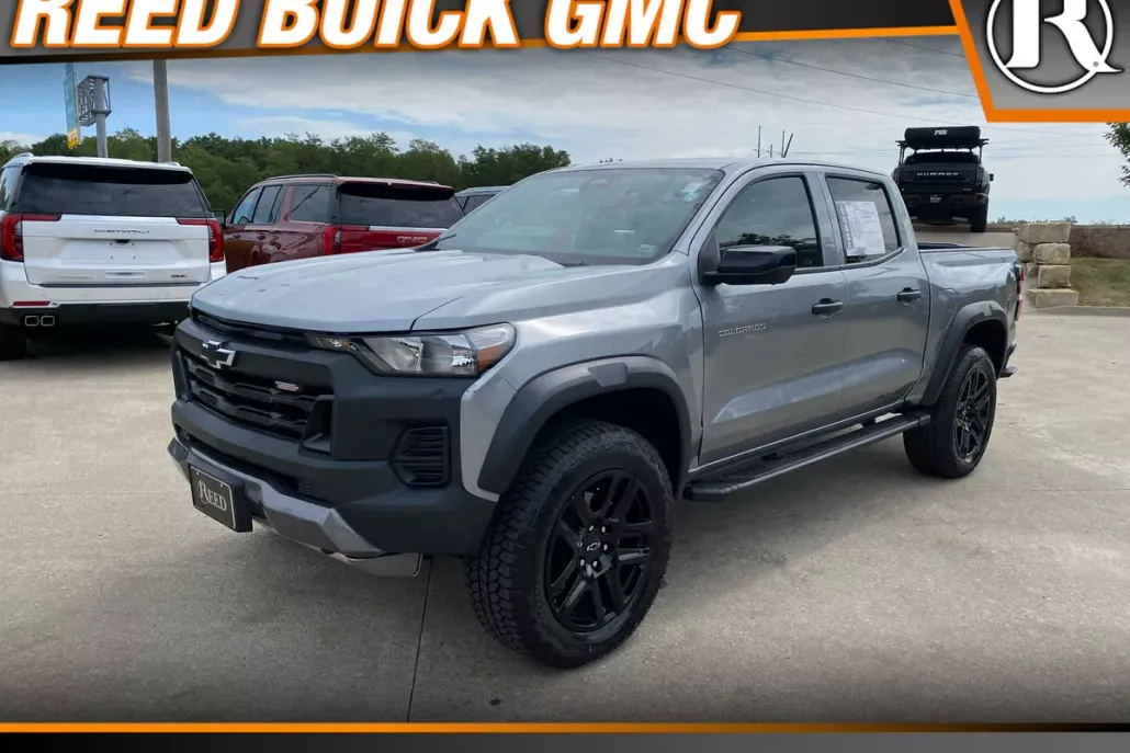 2023 Chevrolet Colorado Trail Boss photo 1