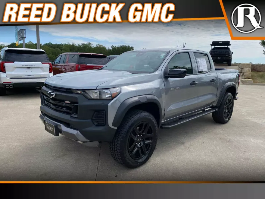 2023 Chevrolet Colorado Trail Boss photo 1