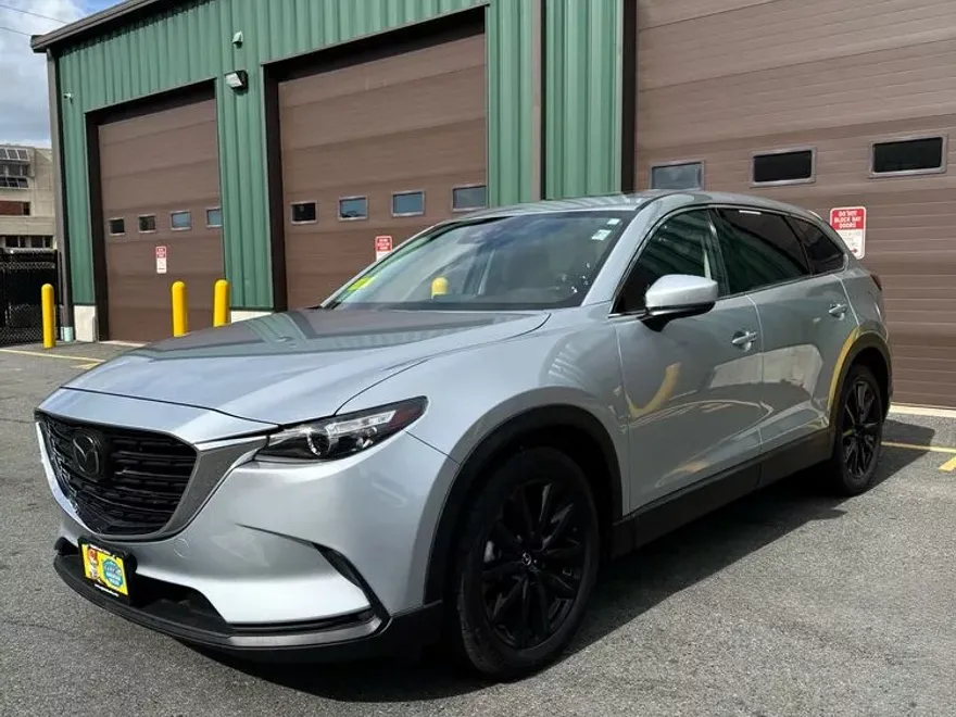 2023 Mazda CX-9 Touring photo 1