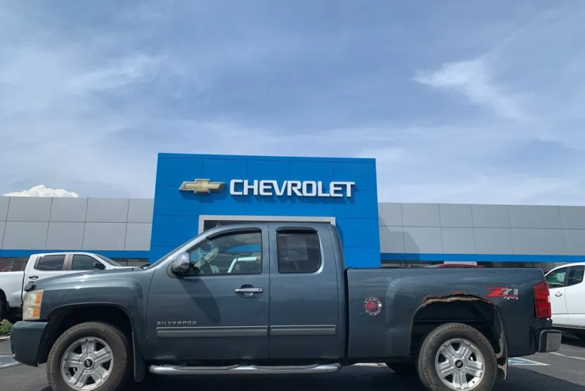2011 Chevrolet Silverado 1500 LT photo 1