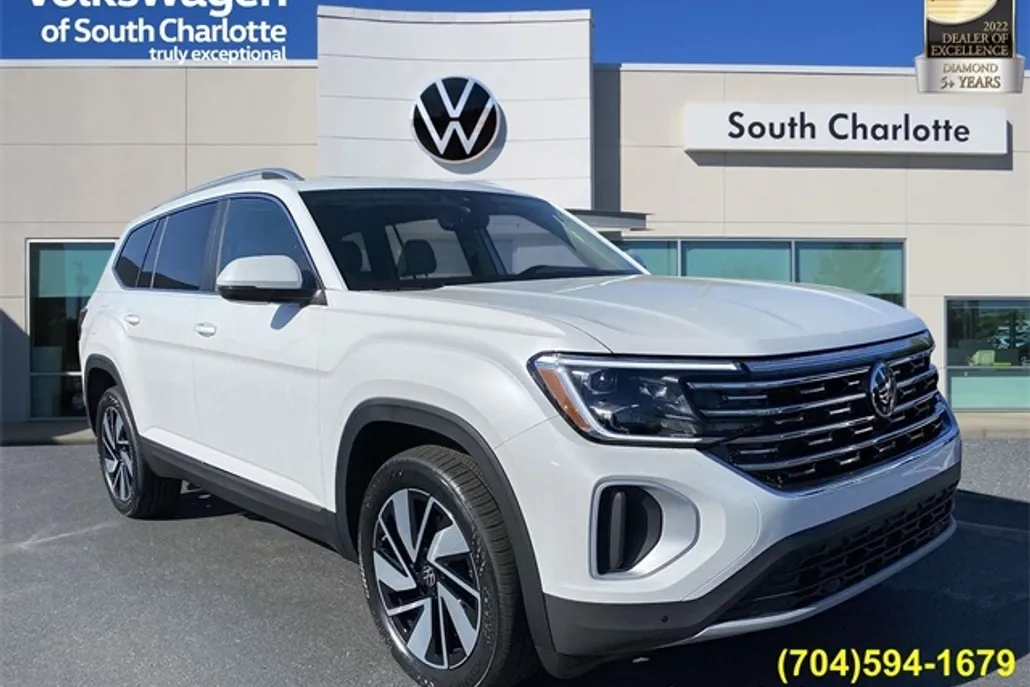 2025 Volkswagen Atlas SEL photo 1