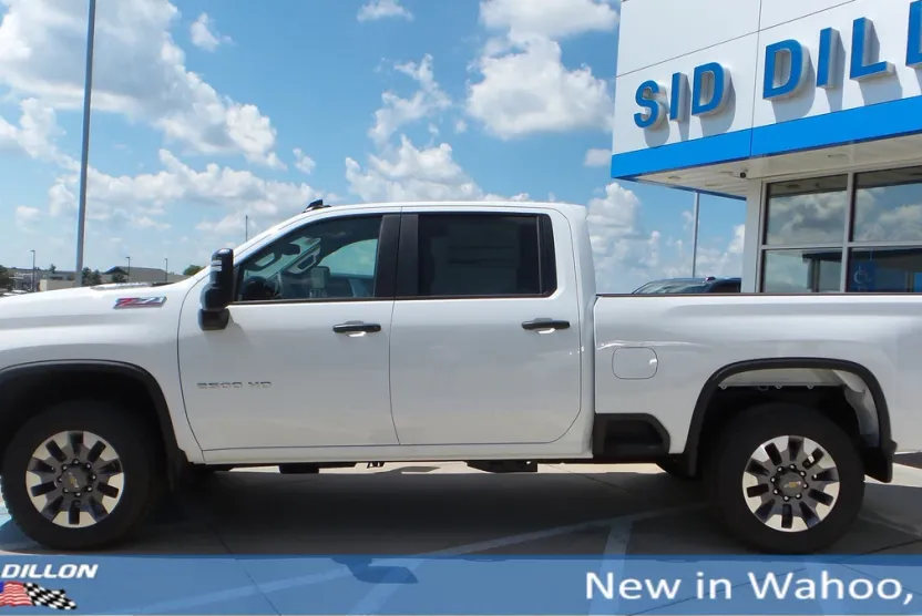2025 Chevrolet Silverado Custom photo 1
