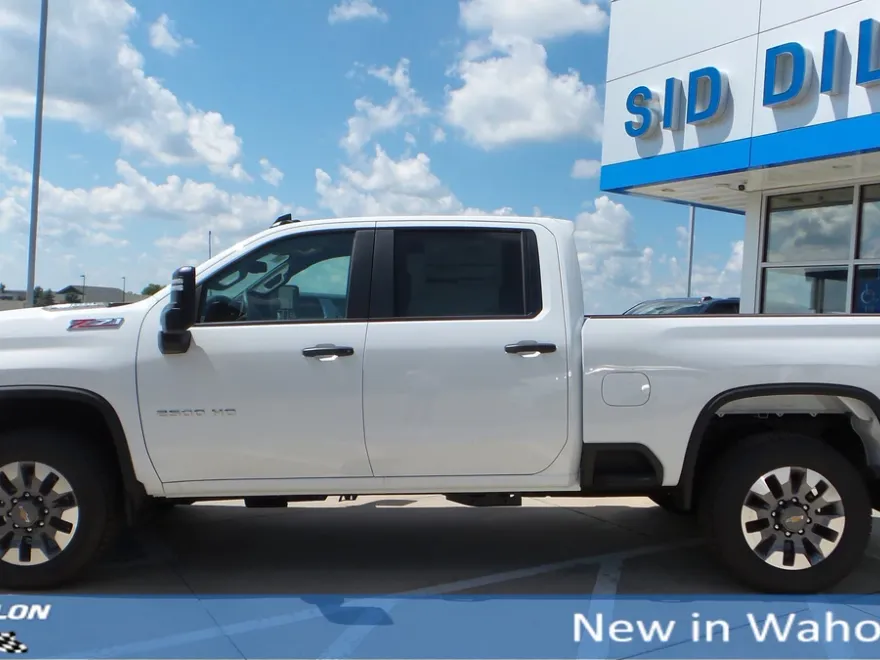 2025 Chevrolet Silverado Custom photo 1