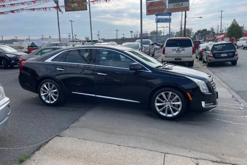 2013 Cadillac XTS Luxury photo 1