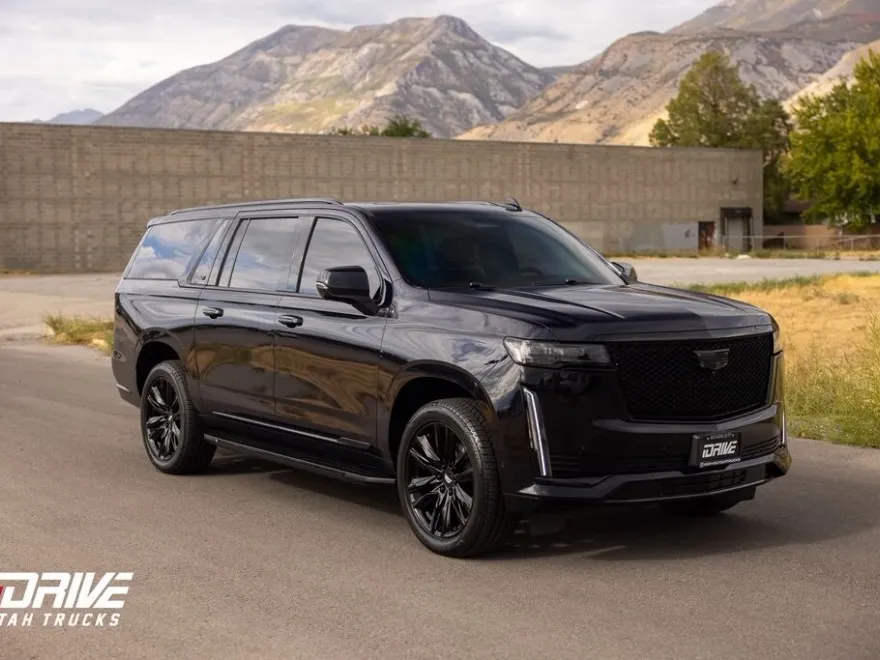 2022 Cadillac Escalade ESV Sport photo 1