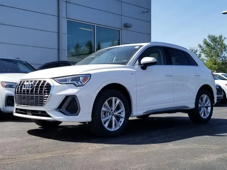 2025 Audi Q3 S line 45 TFSI photo 1
