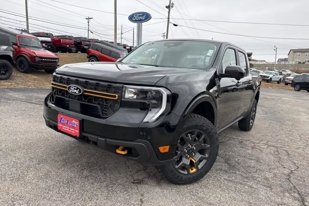 2025 Ford Maverick Tremor photo 1