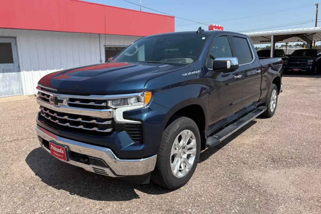 2023 Chevrolet Silverado 1500 LTZ photo 1