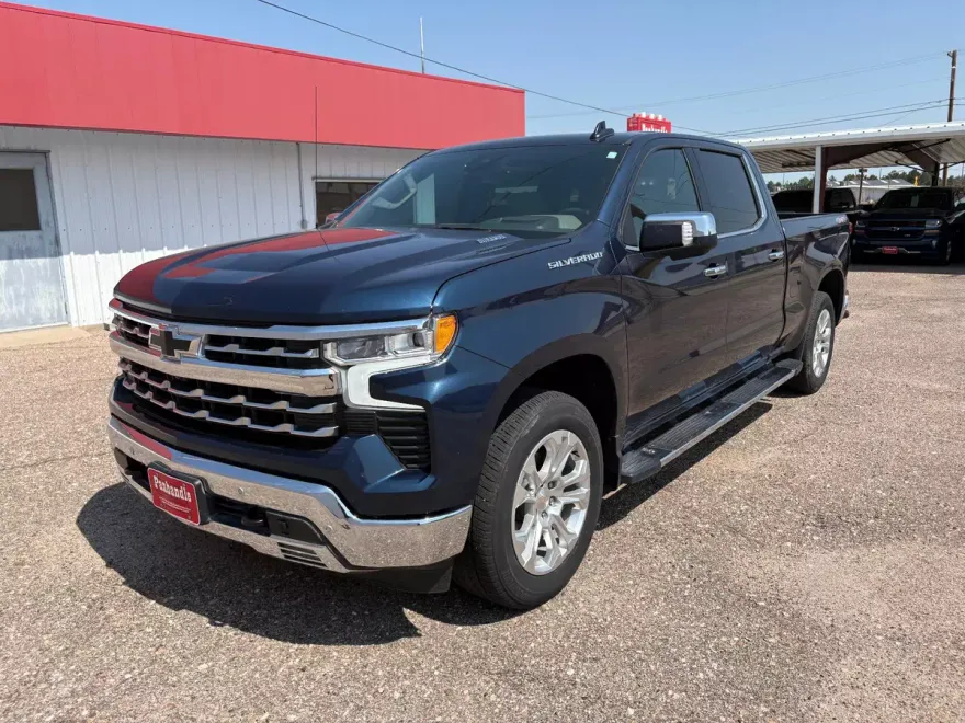 2023 Chevrolet Silverado 1500 LTZ photo 1