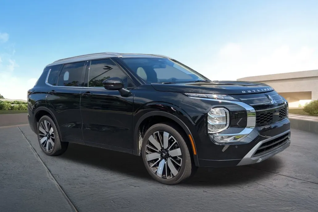2025 Mitsubishi Outlander Platinum photo 1