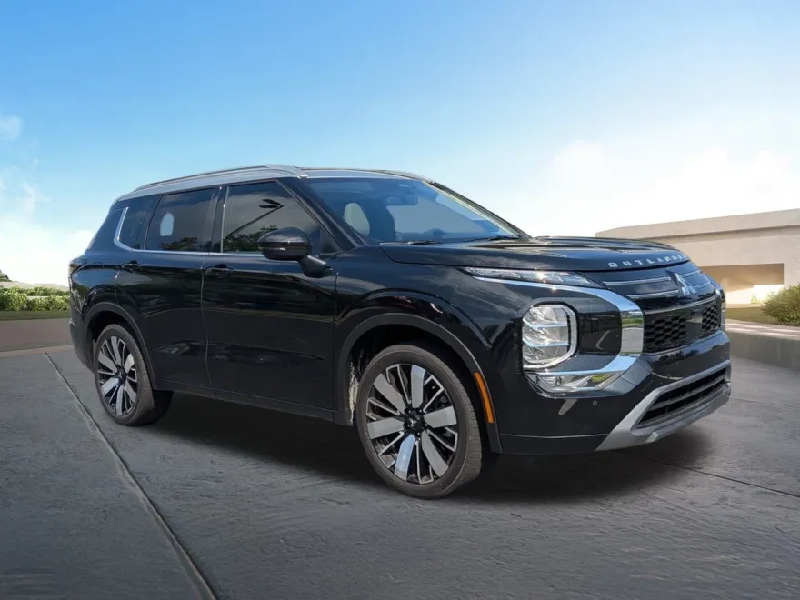 2025 Mitsubishi Outlander Platinum photo 1