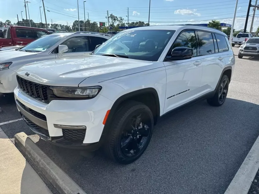 2024 Jeep Grand Cherokee Limited photo 1