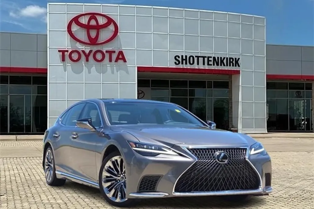 2022 Lexus LS 500 photo 1