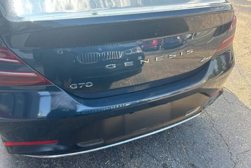 2022 Genesis G70 2.0T photo 1