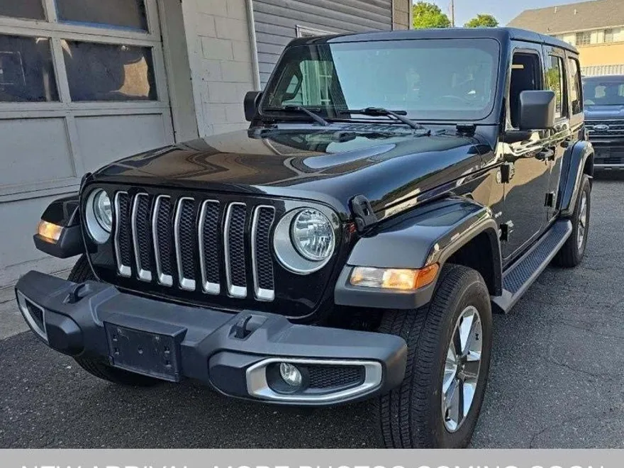 2021 Jeep Wrangler Unlimited Sahara photo 1