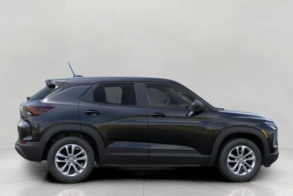 2026 Chevrolet Trailblazer LS photo 1