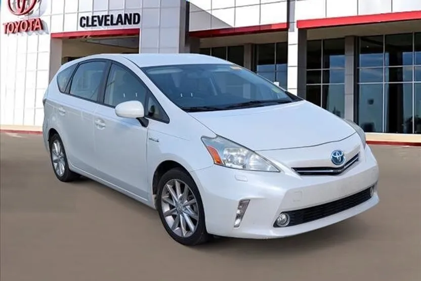 2014 Toyota Prius V Five photo 1