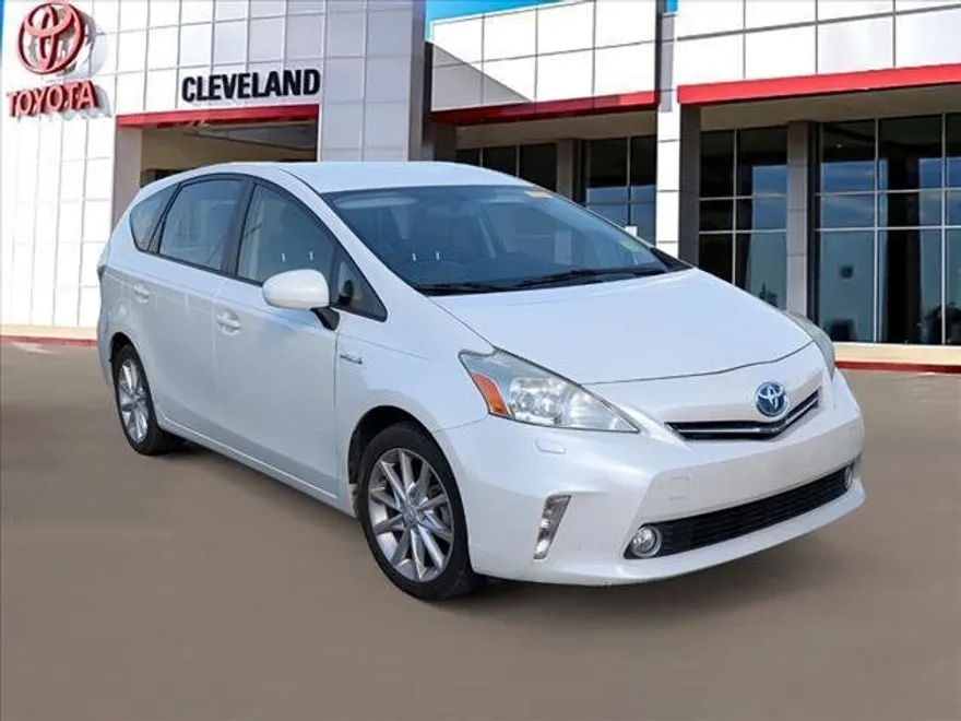 2014 Toyota Prius V Five photo 1
