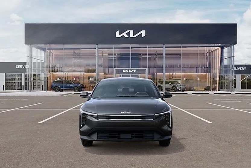 2025 Kia K4 LXS photo 1
