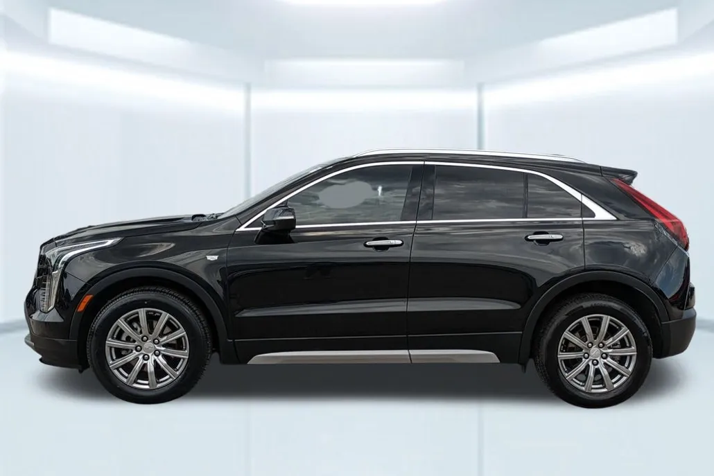 2021 Cadillac XT4 Premium Luxury photo 1